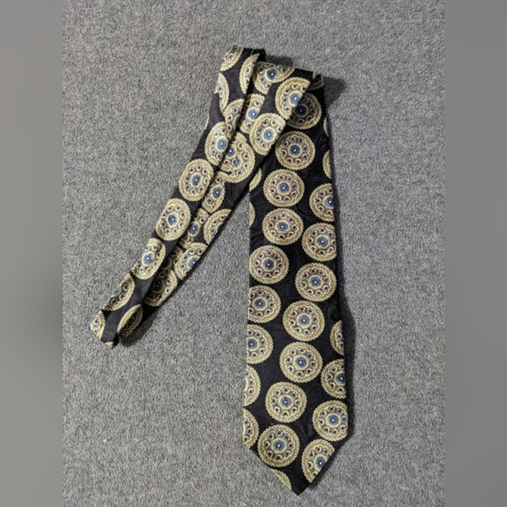 Villa Bugatti neck tie 100% Italian silk black‎ blue green gold